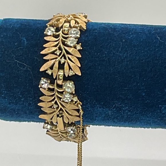 Vintage Crown Trifari Gold Toned Leaf Bracelet with Crystal Accents - Read